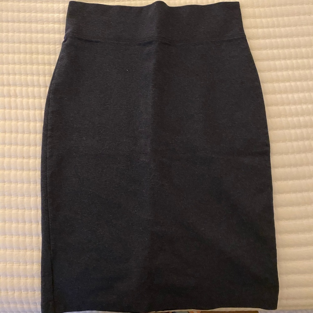 PENCIL SKIRT WITH SLIT